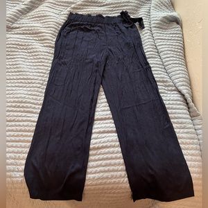 NWT maurice’s navy loose dress pants! Super soft, slight design in the fabric.